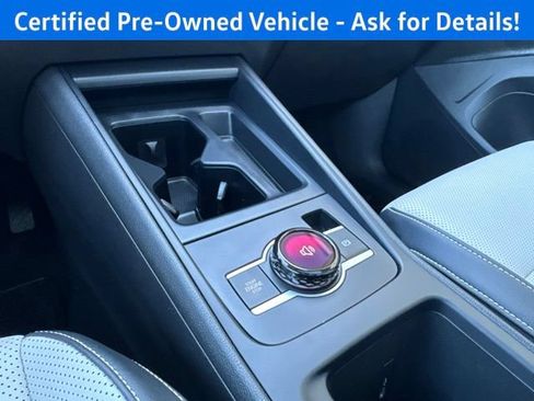 Certified 2025 Volkswagen Tiguan SE w/ Panoramic Sunroof Package AWD/4WD image 17