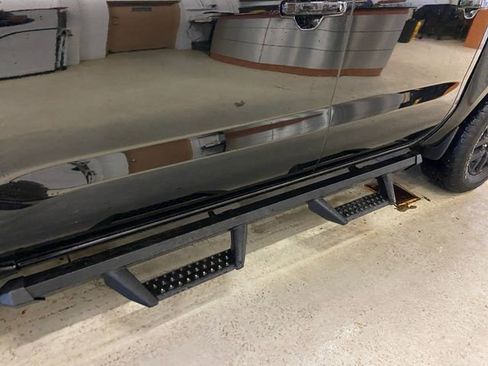 Certified 2023 Nissan Frontier SV w/ Midnight Edition Package image 22