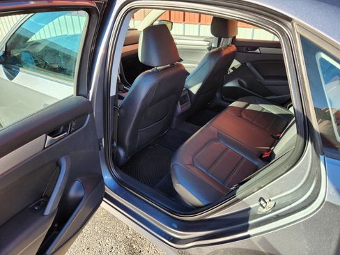 Used 2015 Volkswagen Passat 1.8T Wolfsburg Edition image 10