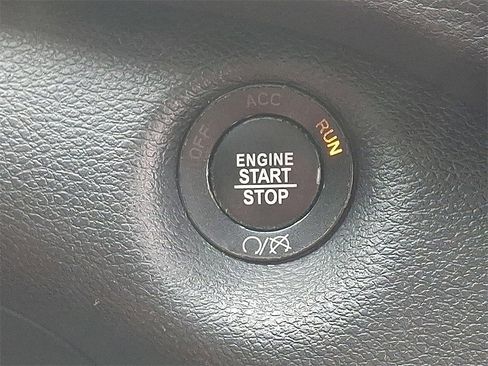 Used 2019 Jeep Cherokee Latitude Plus image 24