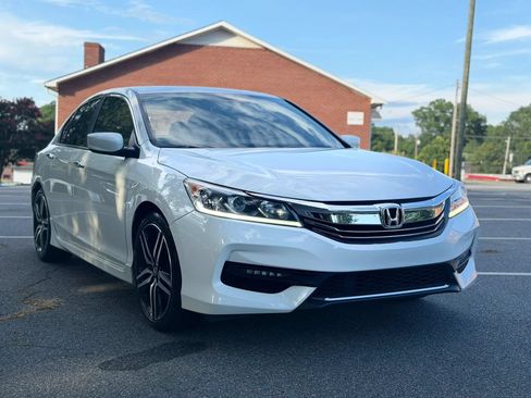 Used 2017 Honda Accord Sport Special Edition image 8