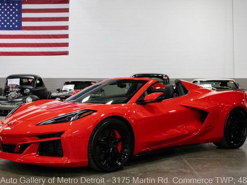 Used 2024 Chevrolet Corvette E-Ray w/ ZER Performance Package AWD/4WD image 3