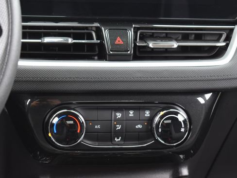 Used 2025 Chevrolet TrailBlazer LT AWD/4WD image 20