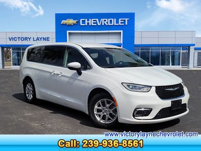 Used 2023 Chrysler Pacifica Touring-L