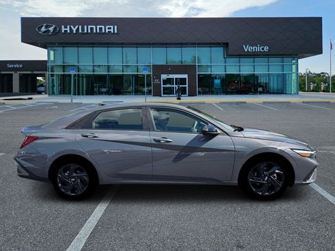 New 2026 Hyundai Elantra Sport FWD image 9