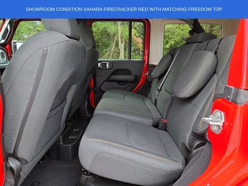 Used 2025 Jeep Wrangler Unlimited Sahara AWD/4WD image 10