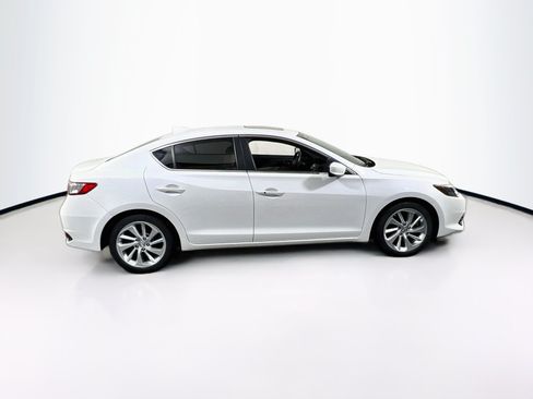 Used 2017 Acura ILX FWD image 4