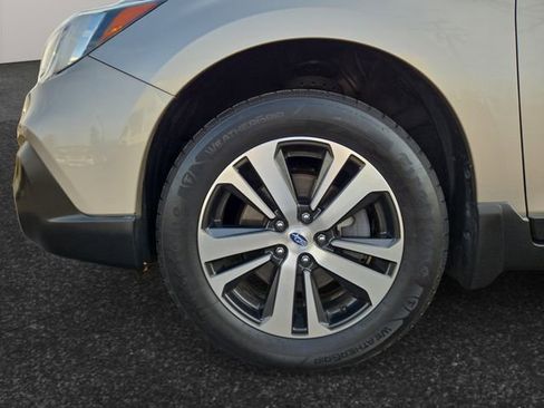 Used 2018 Subaru Outback 2.5i Limited image 4