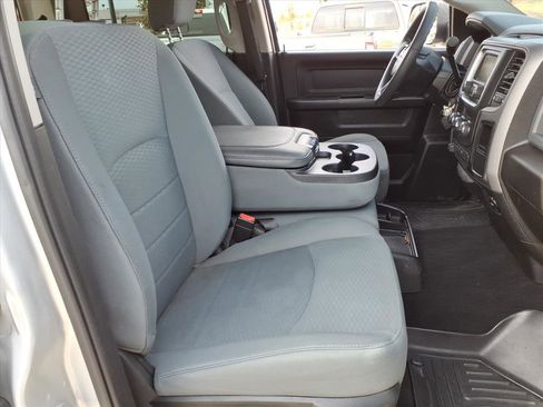 Used 2018 RAM 2500 Tradesman w/ Chrome Appearance Group image 16