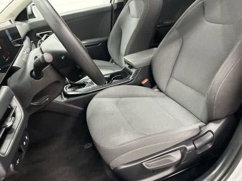 Used 2025 Kia K4 FWD image 10