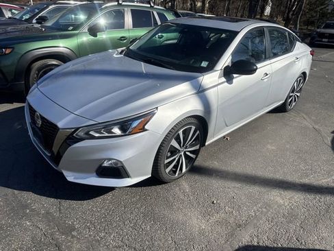 Used 2020 Nissan Altima 2.5 SR w/ Premium Package image 1