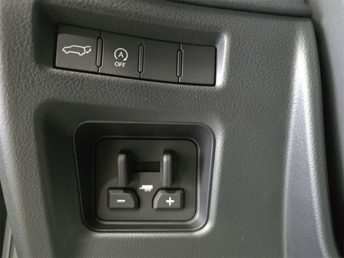 Certified 2025 Lexus LX 600 4WD w/ Luxury Package image 29