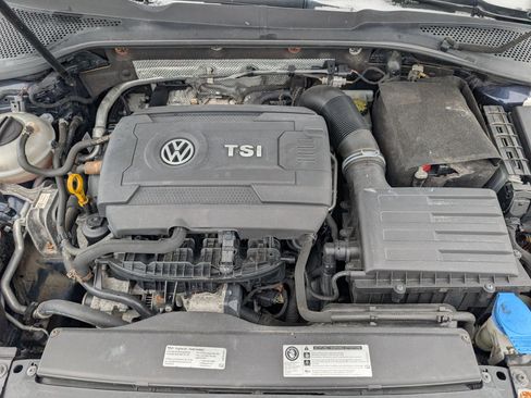 Used 2017 Volkswagen GTI SE image 23