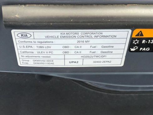 Used 2016 Kia Soul + image 23