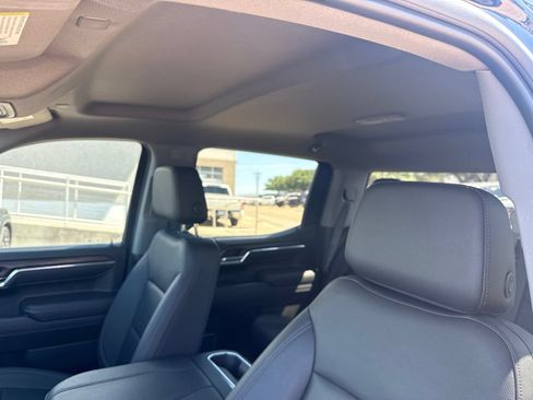 Used 2023 GMC Sierra 1500 SLT RWD image 17