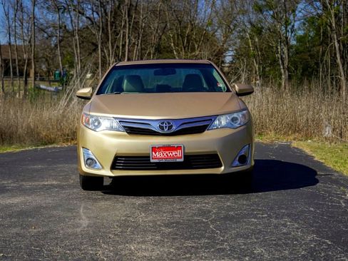 Used 2012 Toyota Camry XLE w/ Leather Pkg image 4