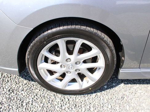 Used 2012 MAZDA MAZDA5 Touring w/ Moonroof & Audio Pkg image 23