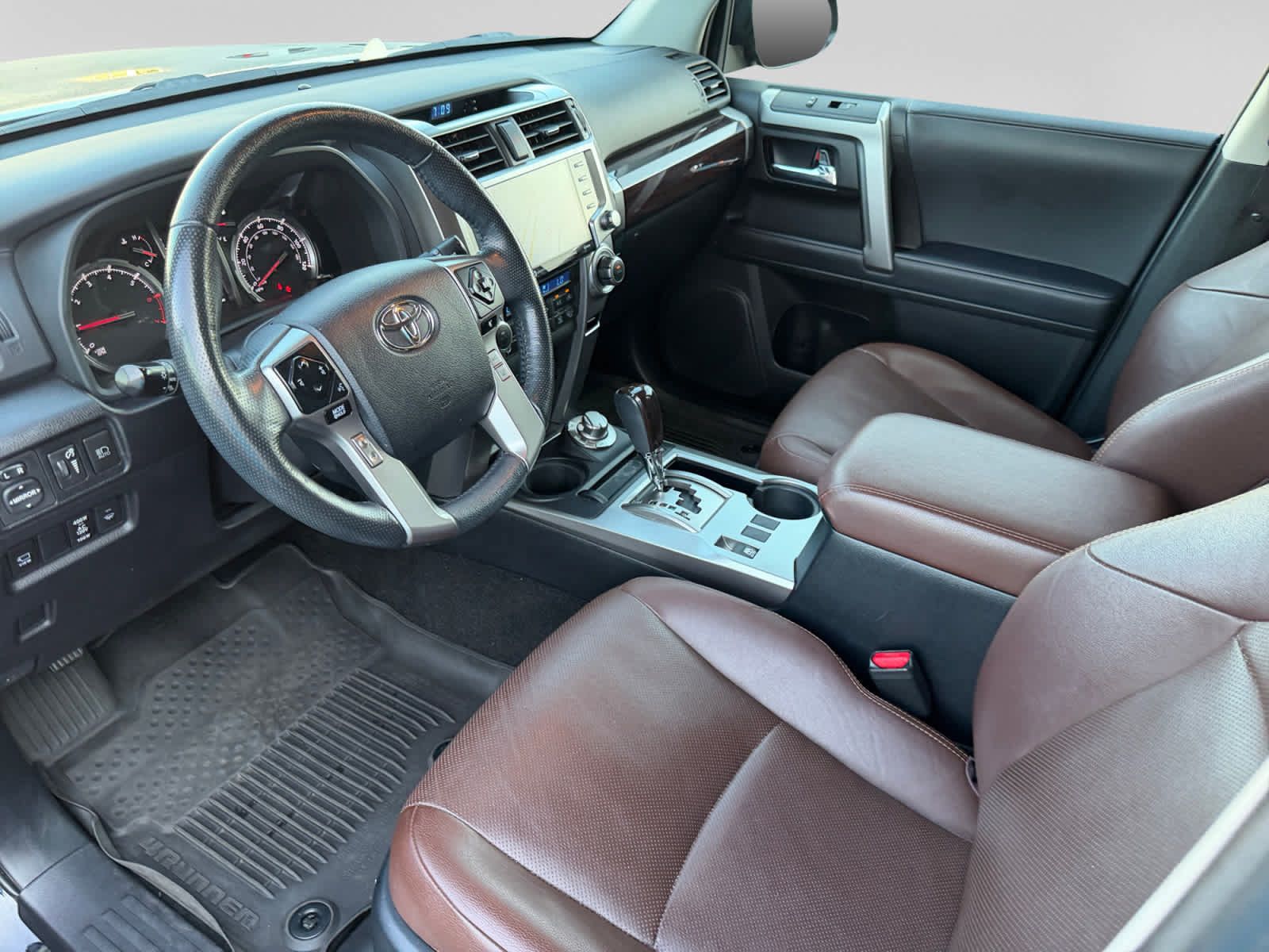 Used 2023 Toyota 4Runner Limited AWD/4WD image 10