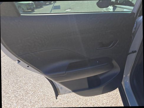 Used 2025 Hyundai Kona SE FWD image 9