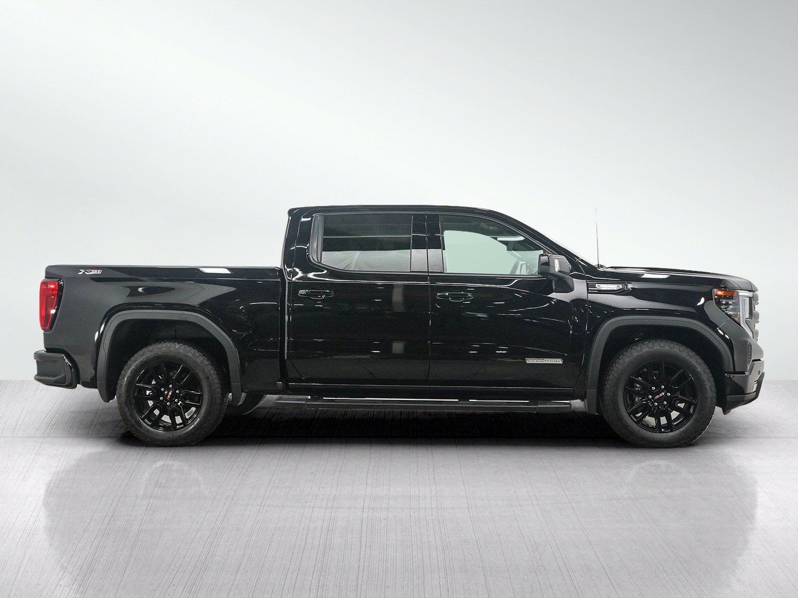 Used 2026 GMC Sierra 1500 Elevation w/ Elevation Premium Package AWD/4WD image 6