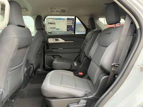 New 2026 Ford Explorer Active RWD image 26