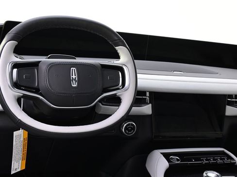 New 2026 Lincoln Navigator Black Label AWD/4WD image 12