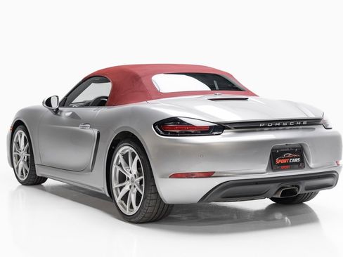 Used 2018 Porsche 718 Boxster image 11