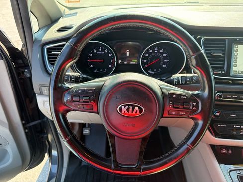 Used 2015 Kia Sedona SX image 10