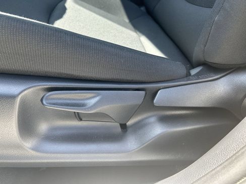 Used 2025 Toyota Corolla Cross LE FWD image 14