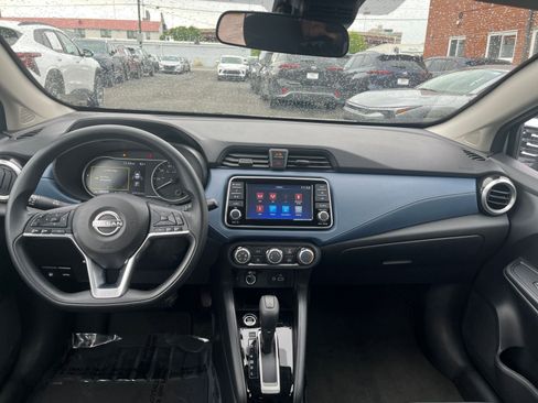 Used 2025 Nissan Versa SV FWD image 31
