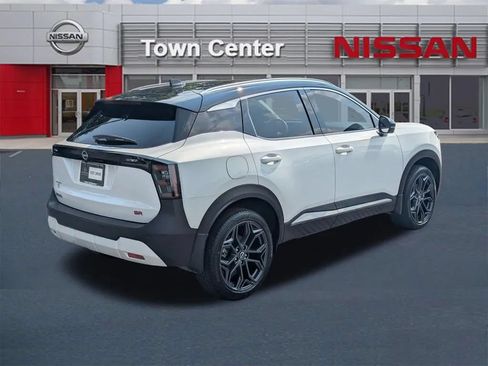 Certified 2025 Nissan Kicks SR w/ SR Premium Package FWD image 7
