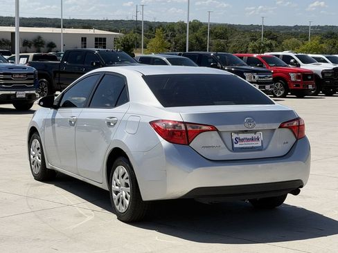 Used 2018 Toyota Corolla LE FWD image 4
