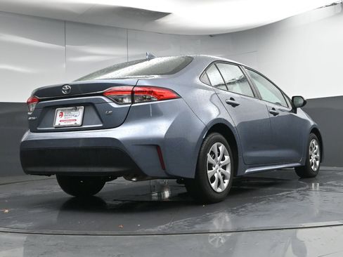 Used 2025 Toyota Corolla LE image 27