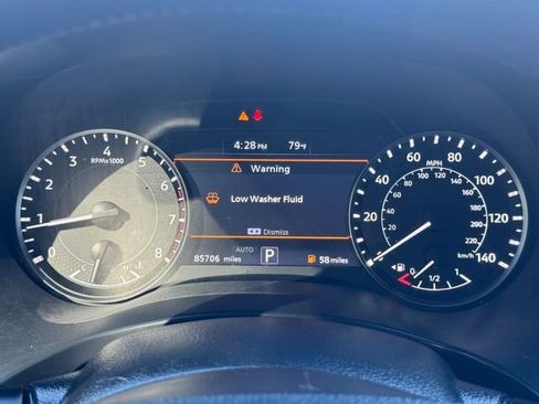 Used 2022 Nissan Armada SL w/ Captain's Chairs Package image 8