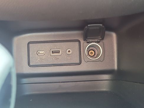 Used 2024 Chevrolet Equinox RS FWD image 27