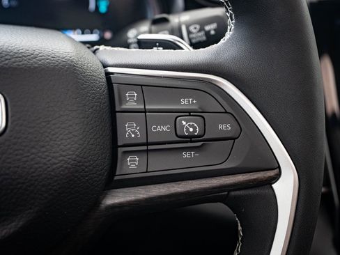 Used 2023 Jeep Grand Cherokee 4WD 4xe image 28