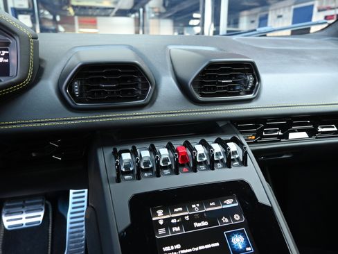 Used 2021 Lamborghini Huracan EVO RWD image 56