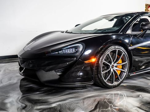 Used 2018 McLaren 570S Spider image 20