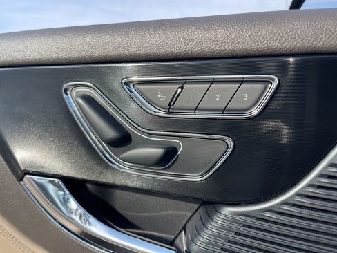 Used 2022 Lincoln Corsair AWD w/ Premium Package image 20