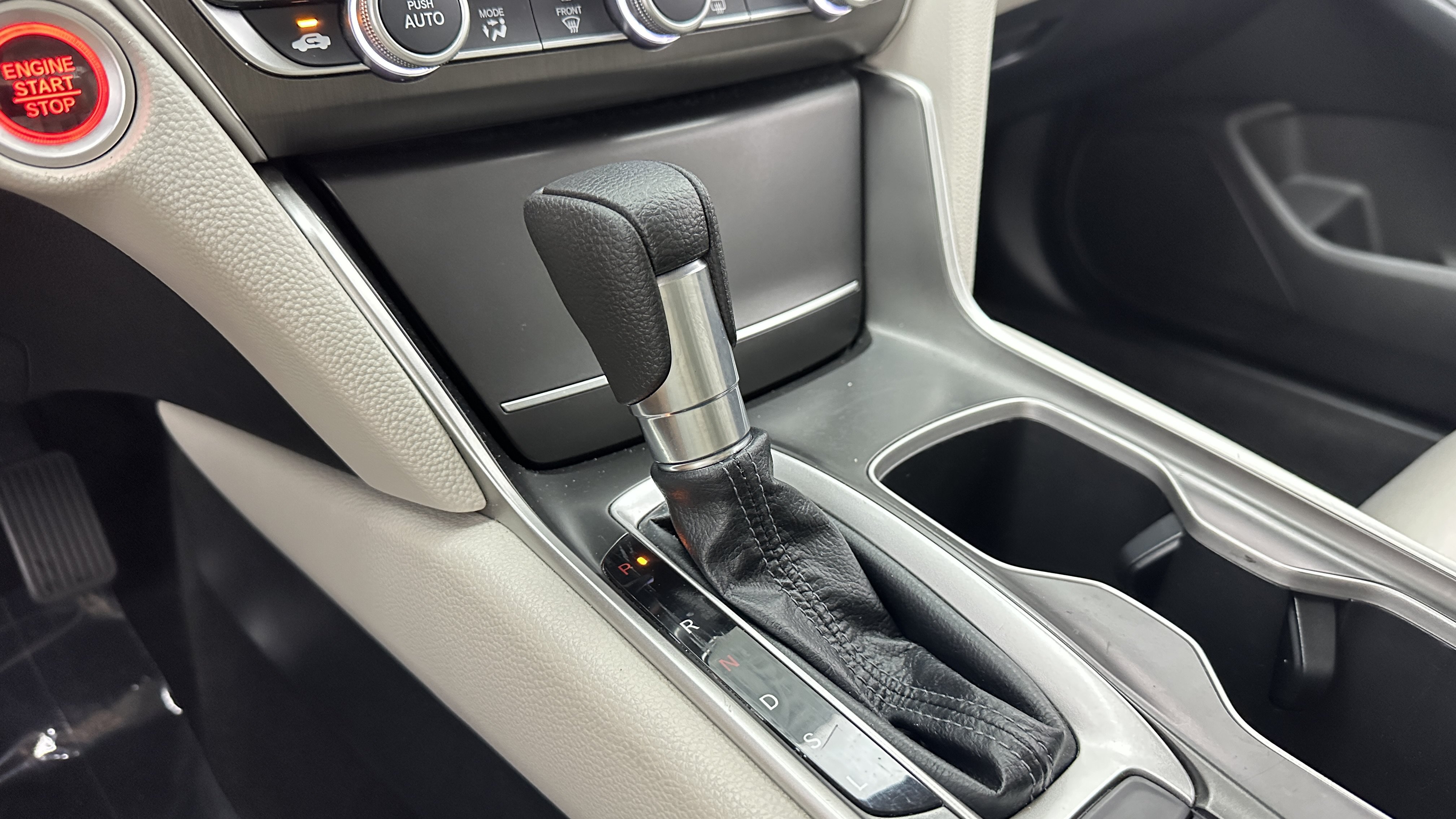 Used 2018 Honda Accord LX image 13