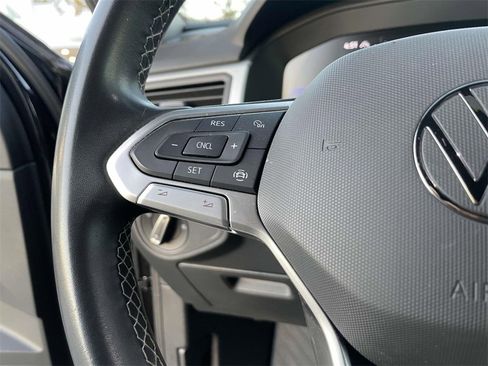 Used 2022 Volkswagen Atlas Cross Sport SE image 24