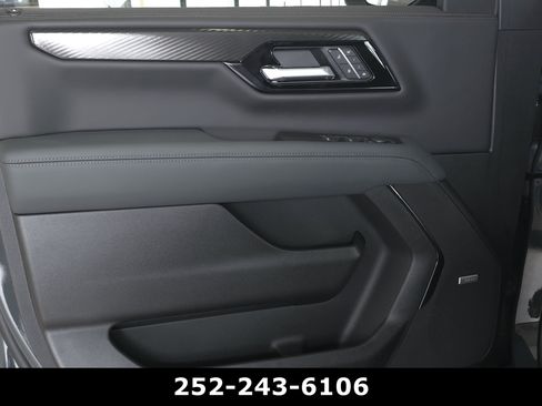Used 2026 GMC Yukon AT4 w/ AT4 Premium Plus Package AWD/4WD image 29