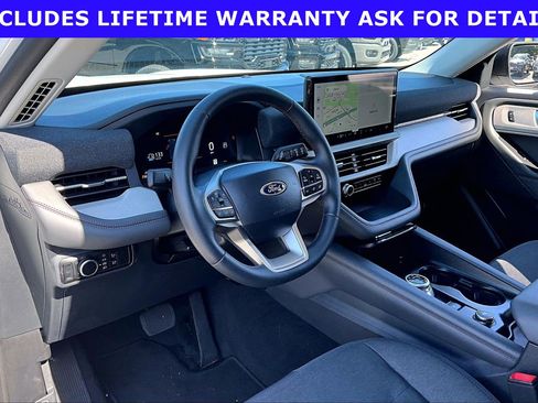 Used 2025 Ford Explorer Active RWD image 11