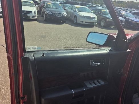 Used 2009 Ford Flex SEL image 10