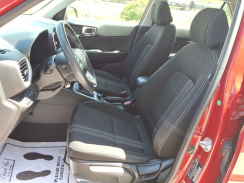 Used 2022 Hyundai Venue SEL FWD image 28