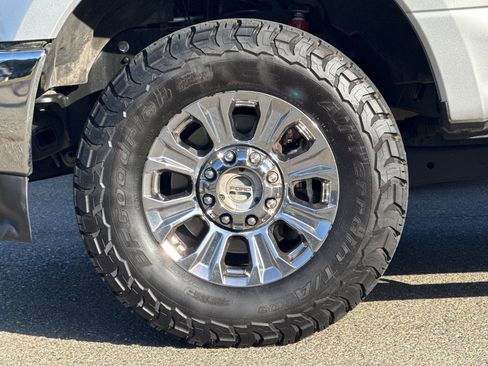Used 2017 Ford F250 XLT w/ XLT Premium Package AWD/4WD image 25