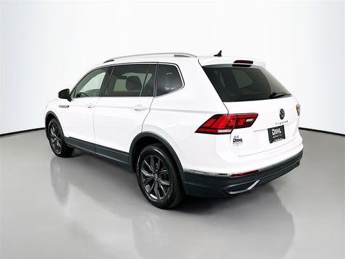 Used 2023 Volkswagen Tiguan SE image 5