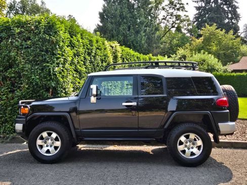 Used 2008 Toyota FJ Cruiser 4WD image 7