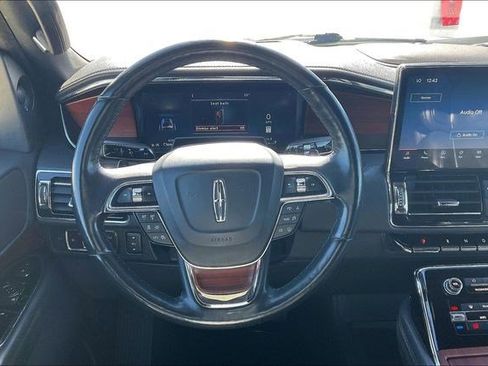 Used 2023 Lincoln Navigator Reserve image 5