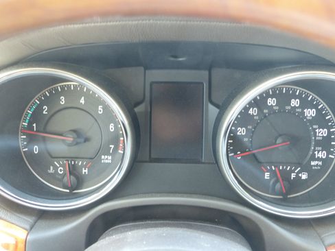 Used 2011 Jeep Grand Cherokee Overland w/ Trailer Tow Group image 28